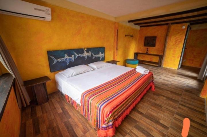 Galapagos Morning Glory Hostel Puerto Ayora  Bagian luar foto