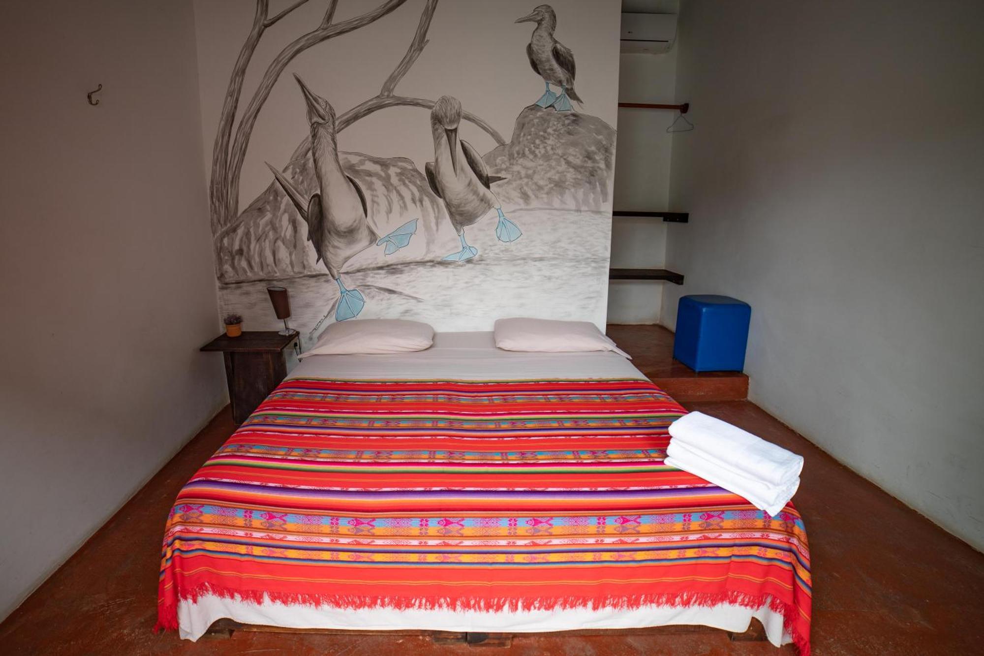 Galapagos Morning Glory Hostel Puerto Ayora  Ruang foto