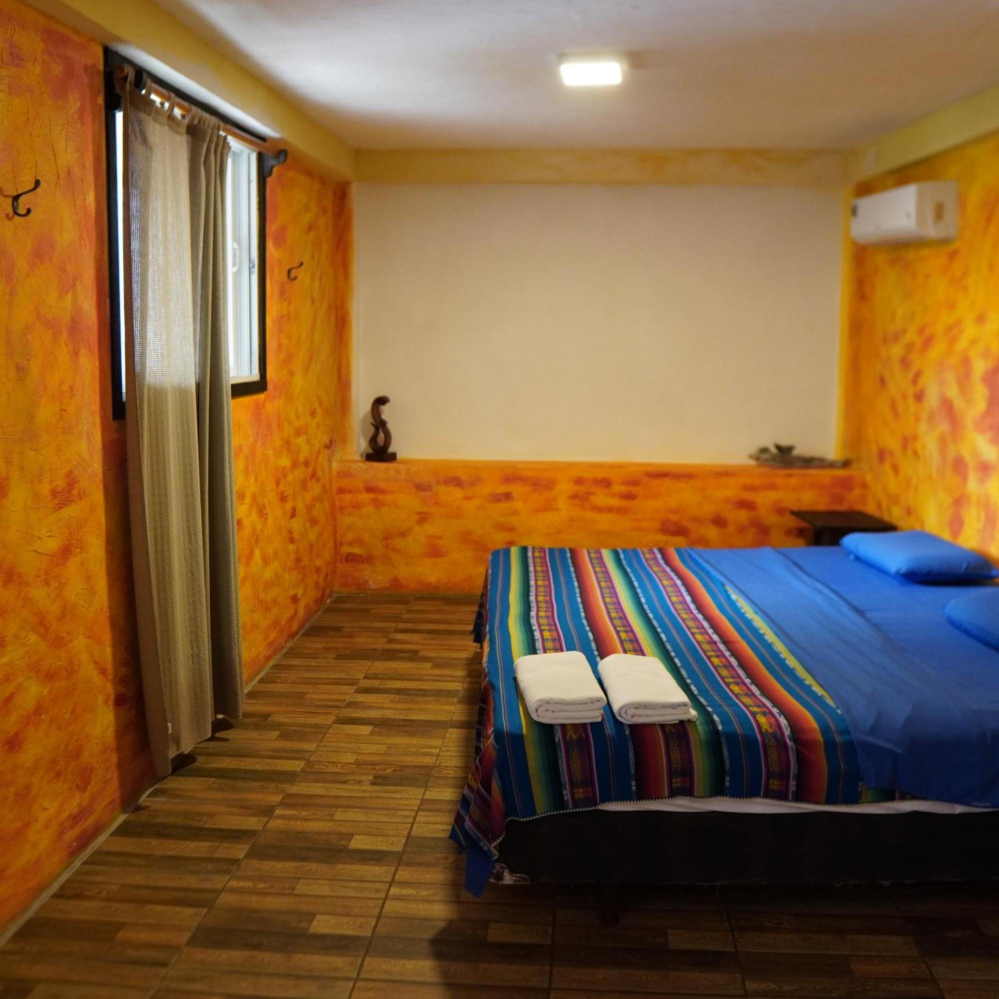 Galapagos Morning Glory Hostel Puerto Ayora  Bagian luar foto