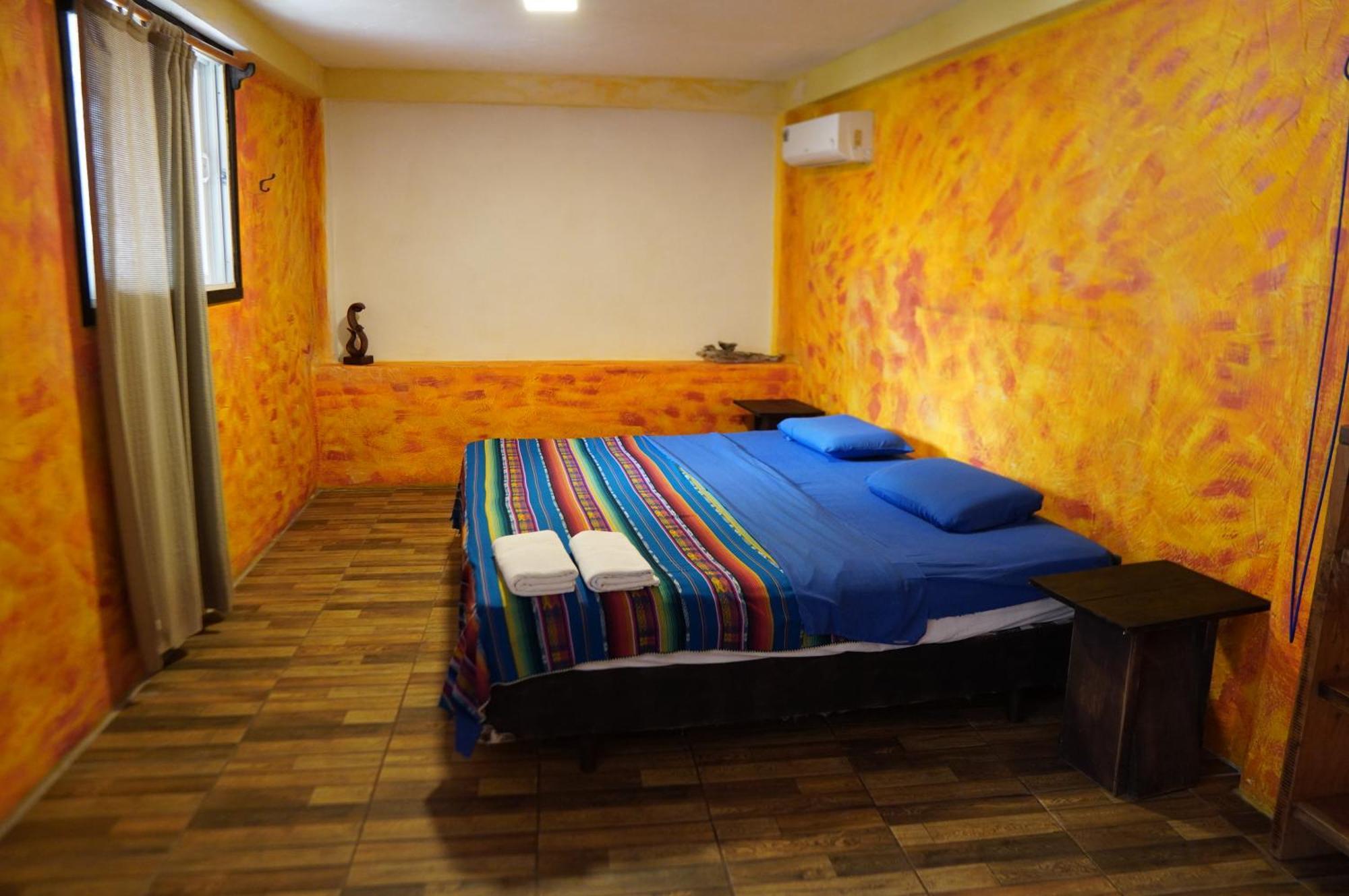 Galapagos Morning Glory Hostel Puerto Ayora  Bagian luar foto