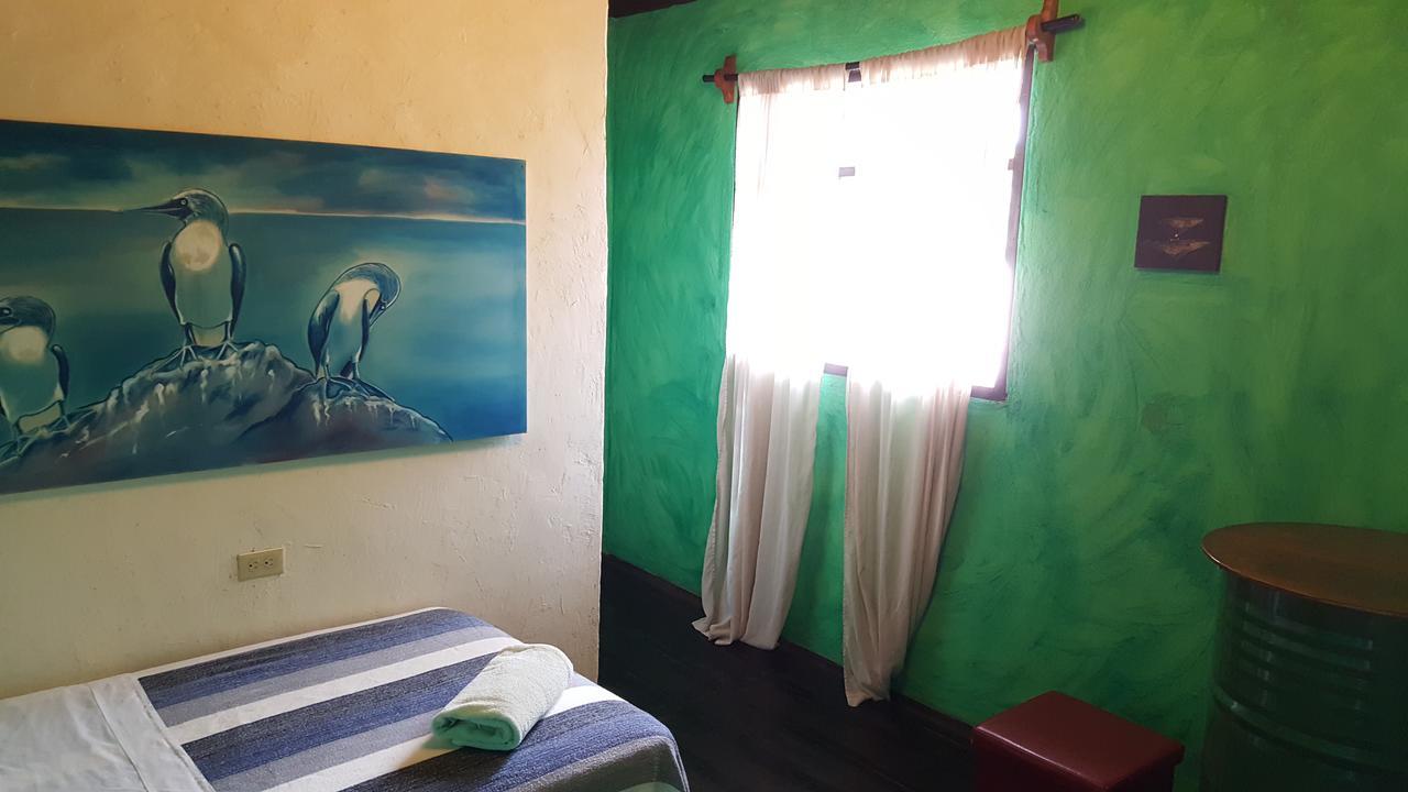 Galapagos Morning Glory Hostel Puerto Ayora  Bagian luar foto