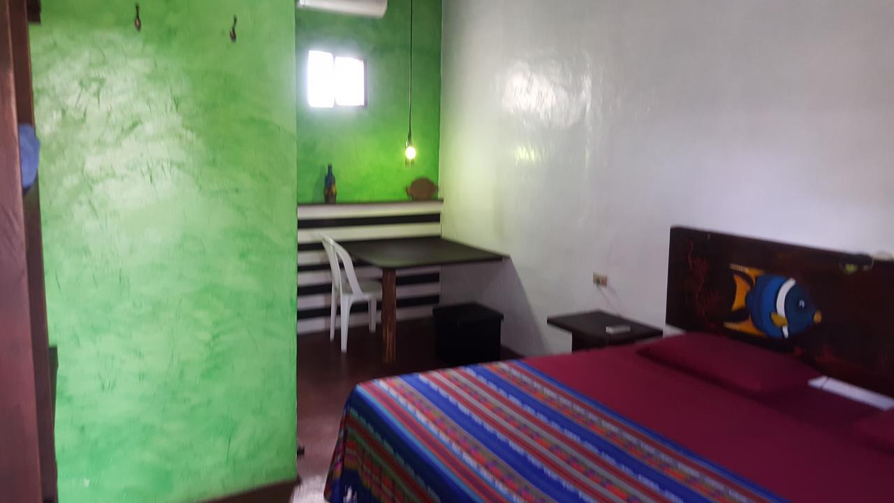 Galapagos Morning Glory Hostel Puerto Ayora  Bagian luar foto