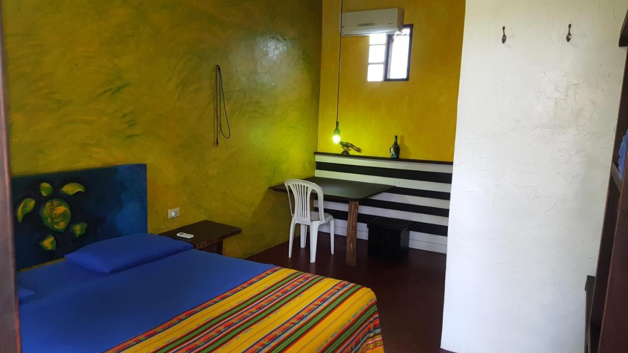 Galapagos Morning Glory Hostel Puerto Ayora  Bagian luar foto