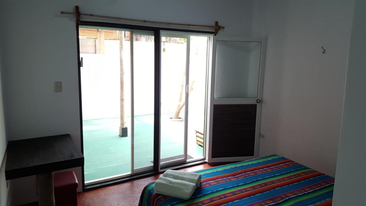 Galapagos Morning Glory Hostel Puerto Ayora  Ruang foto