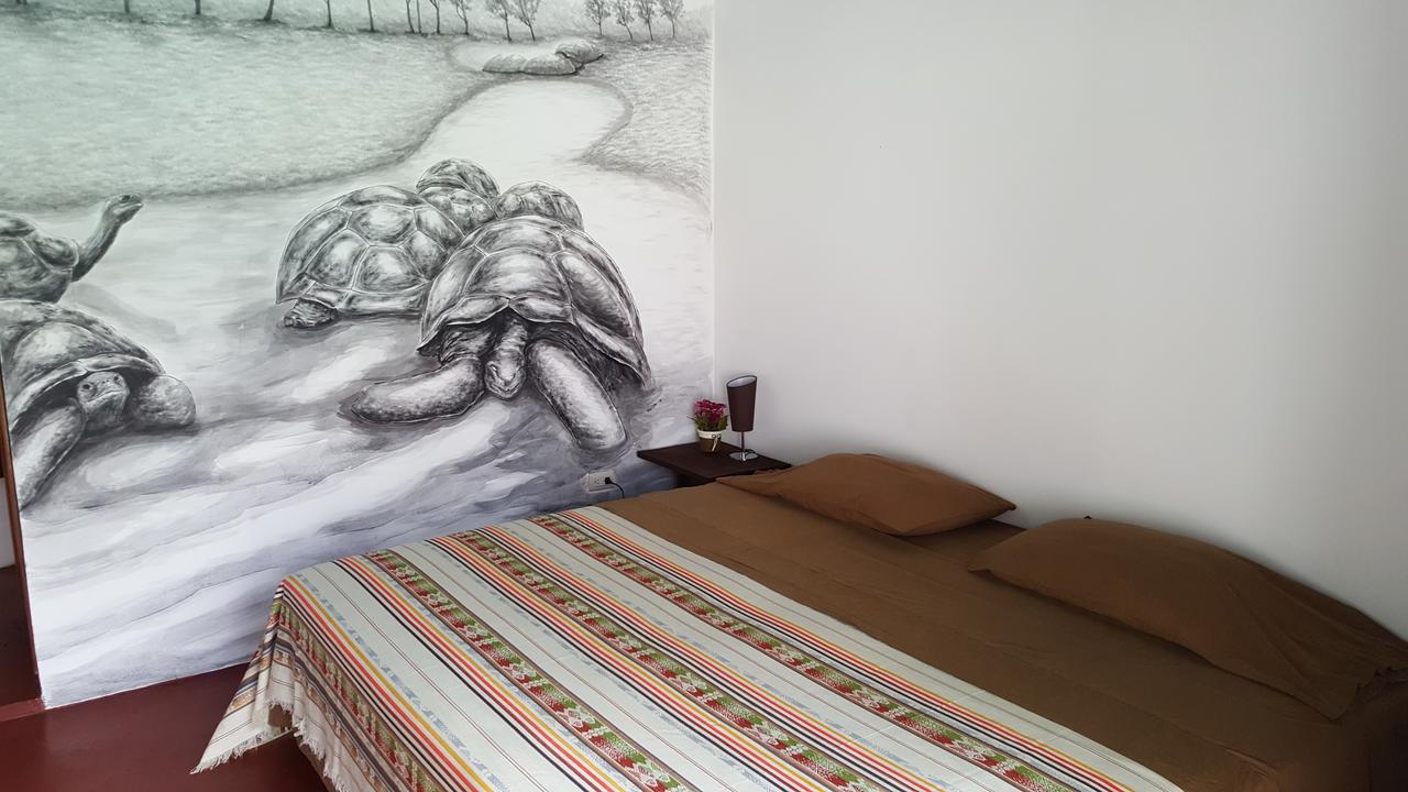Galapagos Morning Glory Hostel Puerto Ayora  Ruang foto