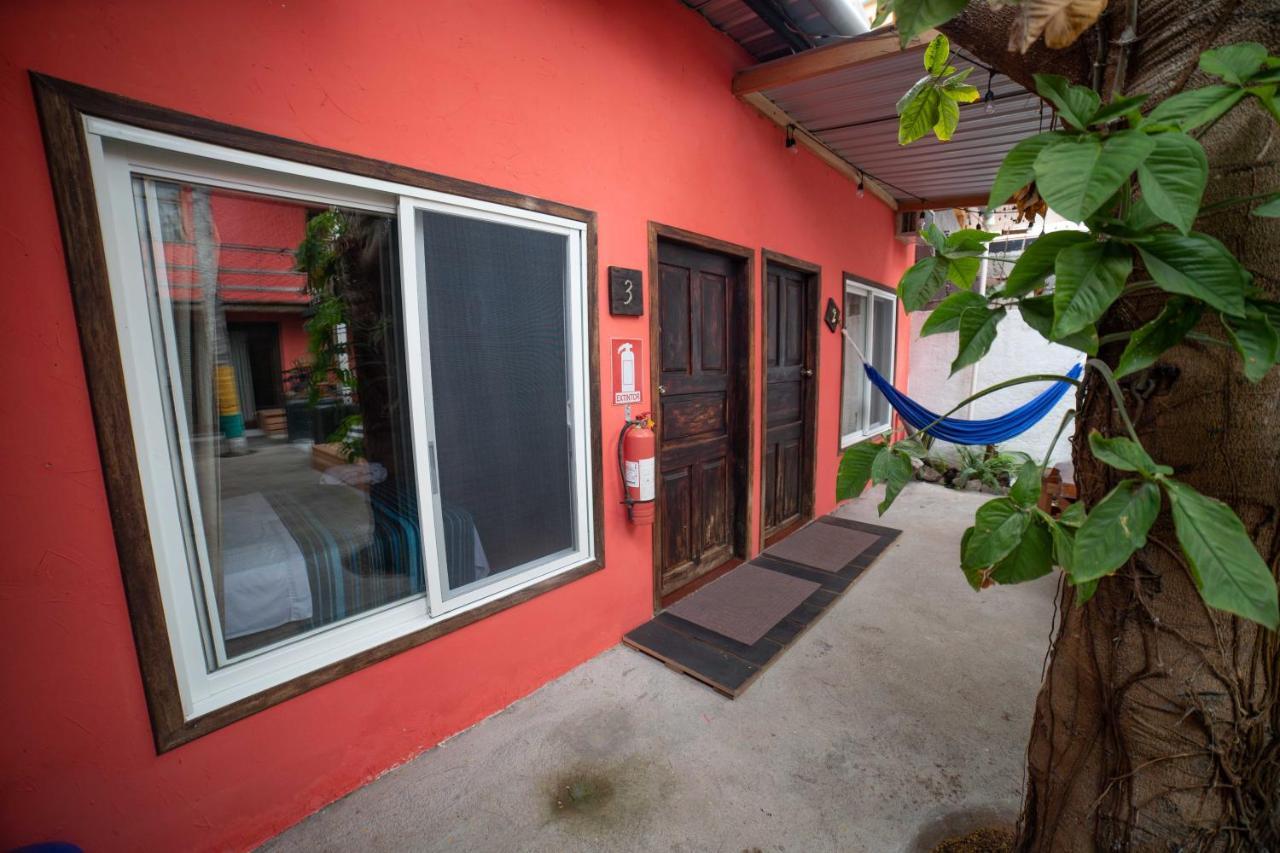Galapagos Morning Glory Hostel Puerto Ayora  Bagian luar foto