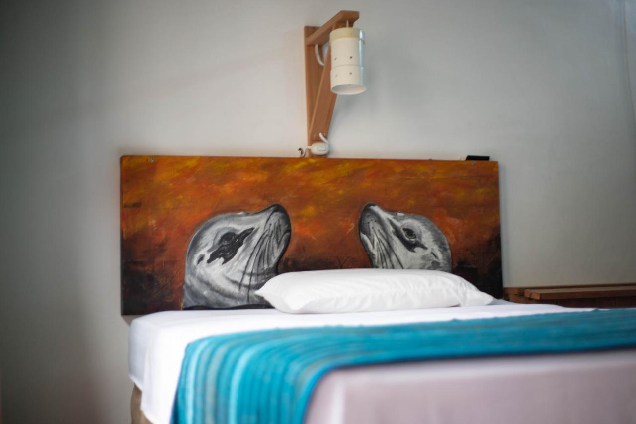 Galapagos Morning Glory Hostel Puerto Ayora  Bagian luar foto