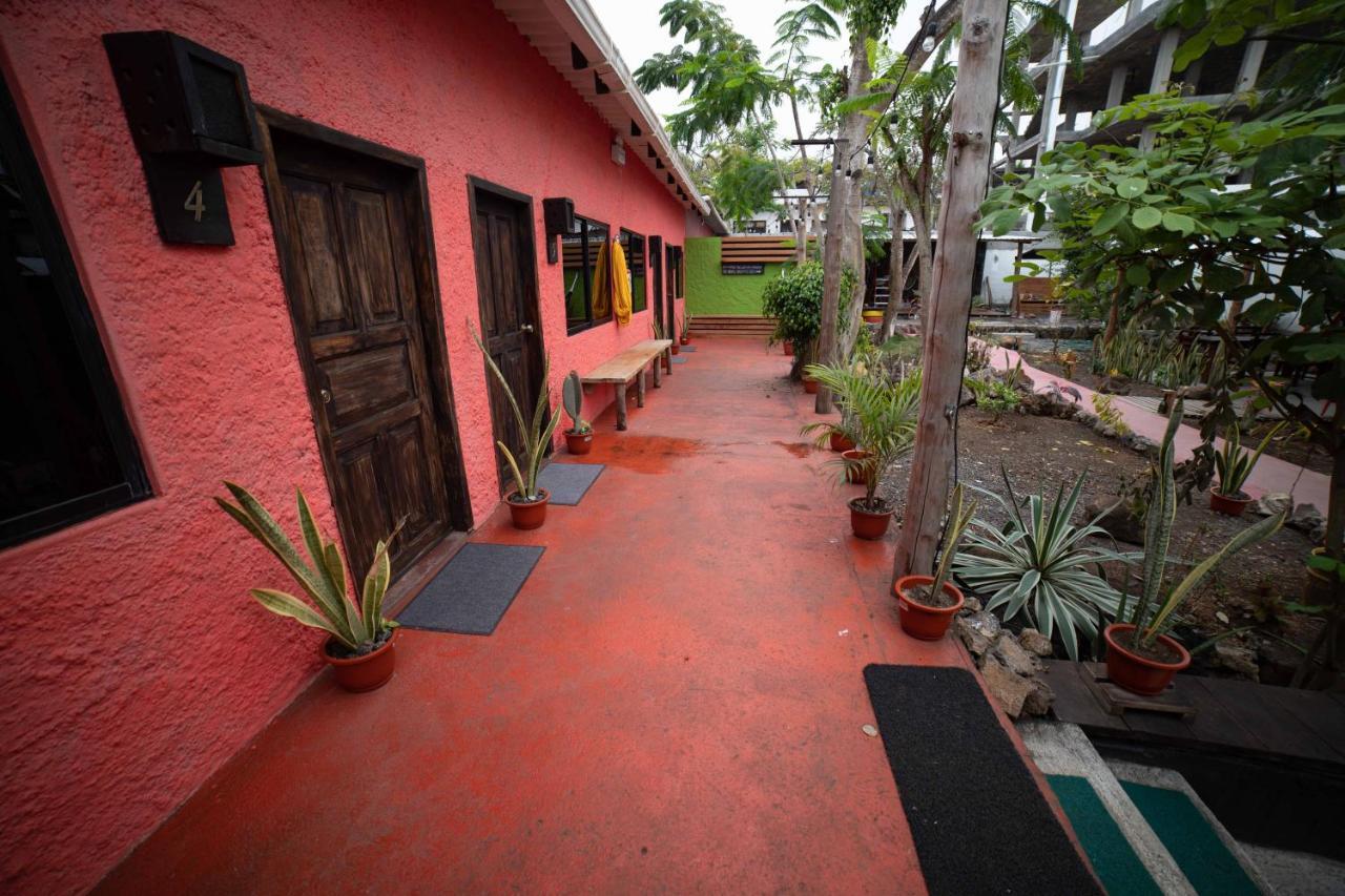 Galapagos Morning Glory Hostel Puerto Ayora  Bagian luar foto