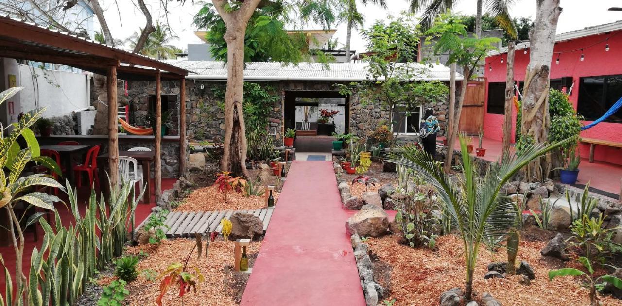 Galapagos Morning Glory Hostel Puerto Ayora  Bagian luar foto
